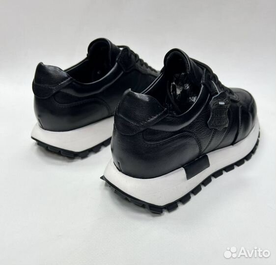 Мужские кроссовки