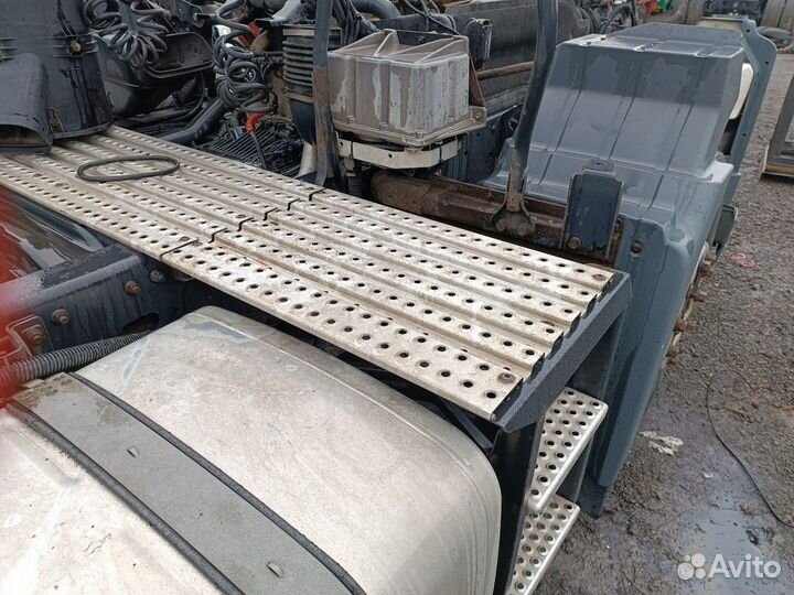 81429020292 Трап на раму за кабиной