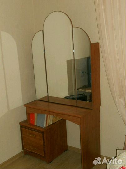 Туалетный столик