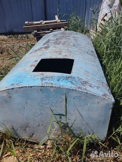 Емкость металлическая 2,5 куба