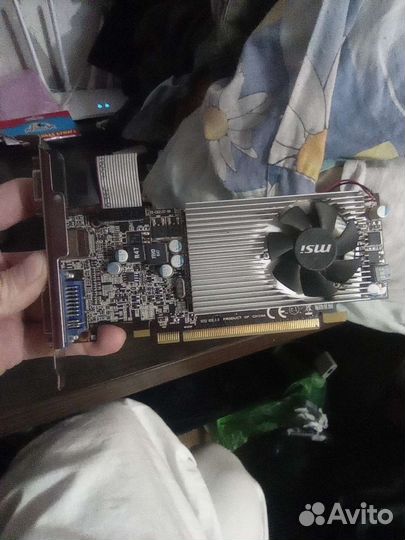 Видеокарты, жесткие диски, процессор, подставка