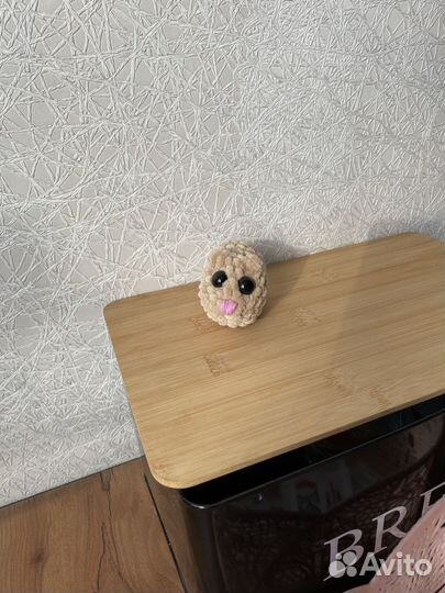 Игрушка из мема Sad hamster (грустный хомяк)