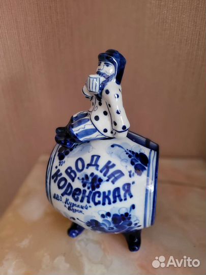 Статуэтки- штофы Гжель