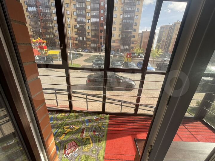 2-к. квартира, 72 м², 1/10 эт.