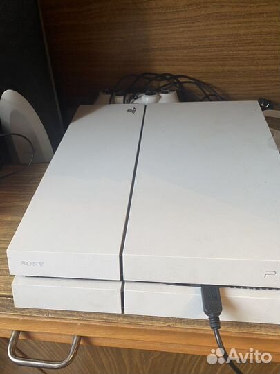 Игровая приставка ps4 бу