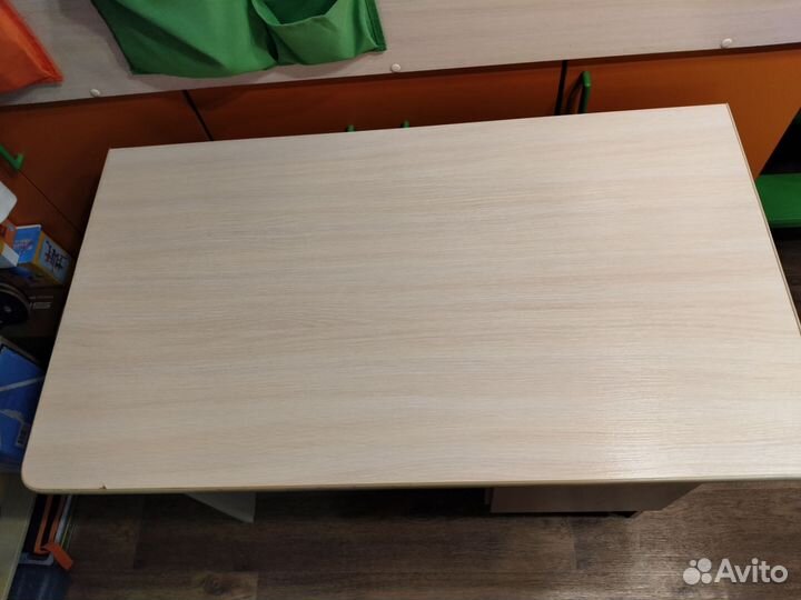 Письменный стол