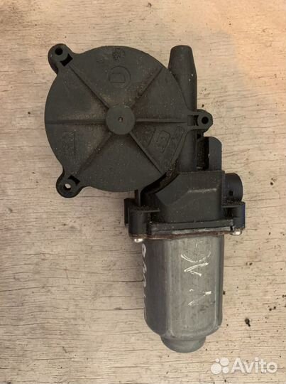 Моторчик стеклоподъемника Almera N16