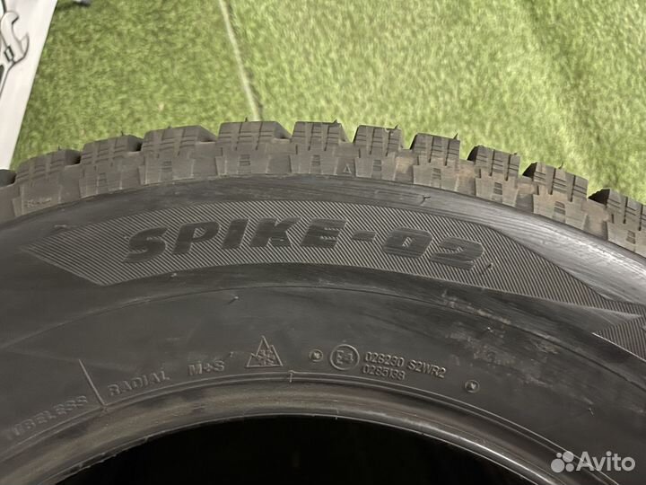 Bridgestone Blizzak Spike-02 245/45 R19 102T