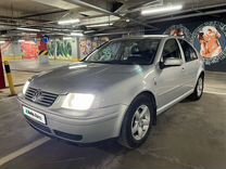 Volkswagen Bora 1.6 MT, 1999, 286 500 км, с пробегом, цена 555 000 руб.