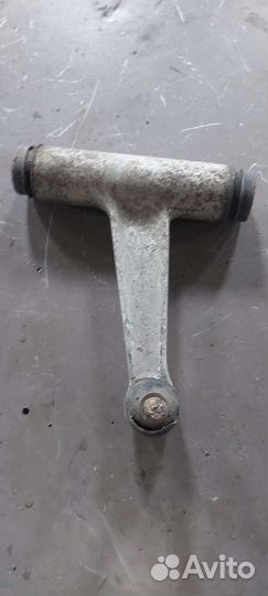 Рычаг передний левый верхний на Mercedes W140