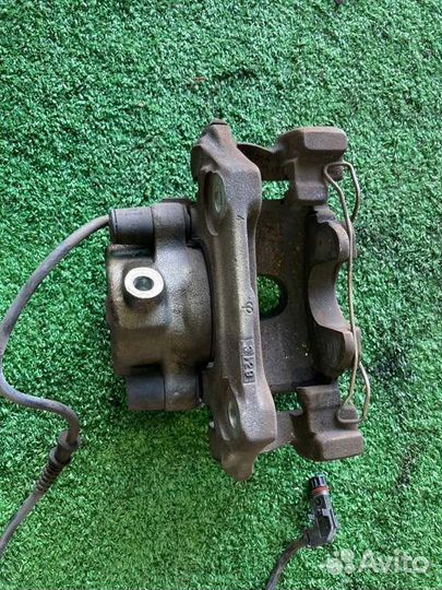 Суппорт передний правый Mercedes-Benz Clk-Class