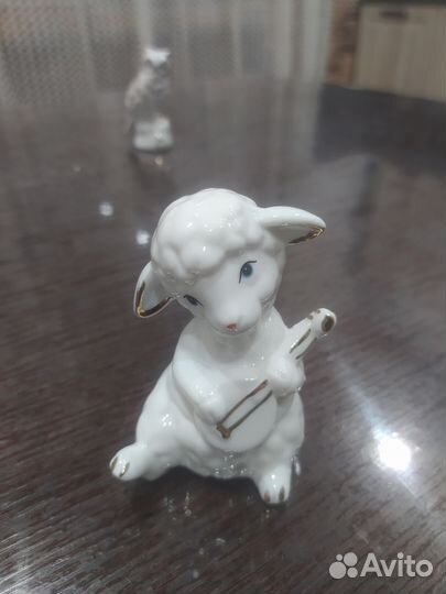 Фарфоровые статуэтки