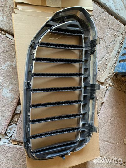 Оригинальные решетки радиатора на BMW 5 G30