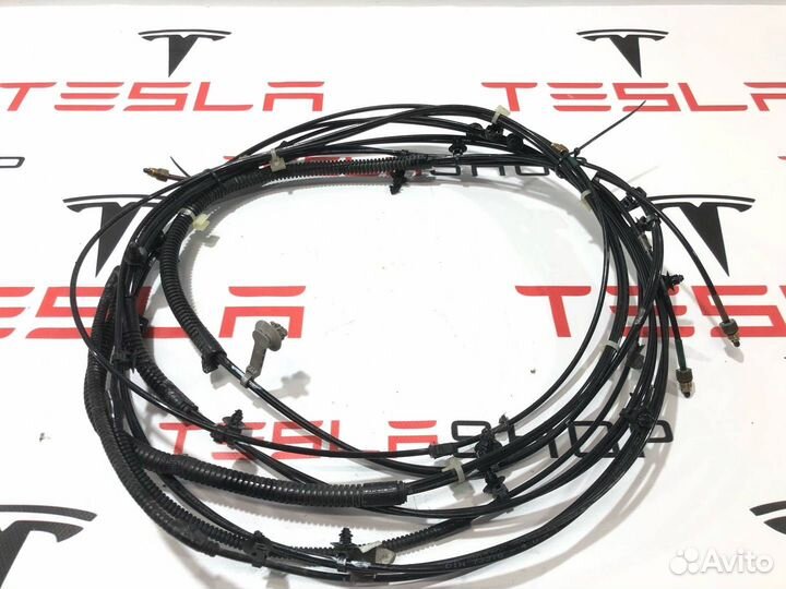 Пневмопровод Tesla Model X рест. 2022 1420937-00-B