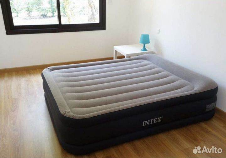 Надувная кровать Intex Deluxe 152x203x42