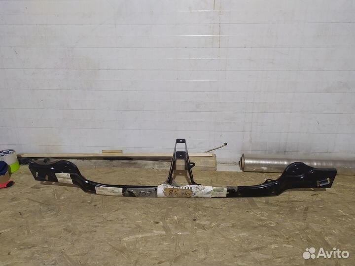 Усилитель переднего бампера Mitsubishi Pajero