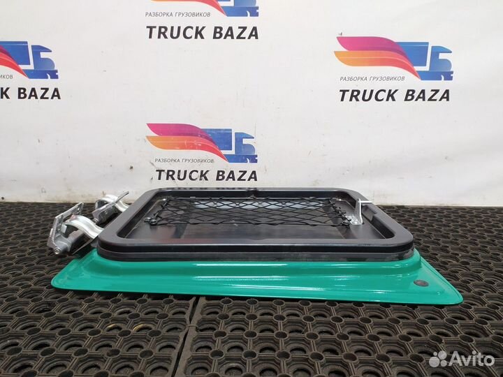 Крышка инструментального ящика левая