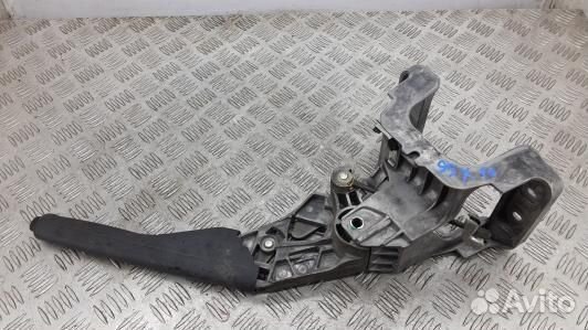Рычаг ручного тормоза (ручник) volkswagen touran
