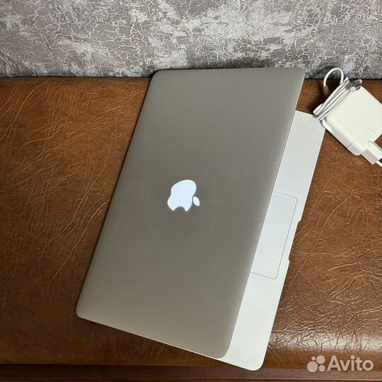 Apple MacBook Air 13 mid 2011 i5 4гб 250гб