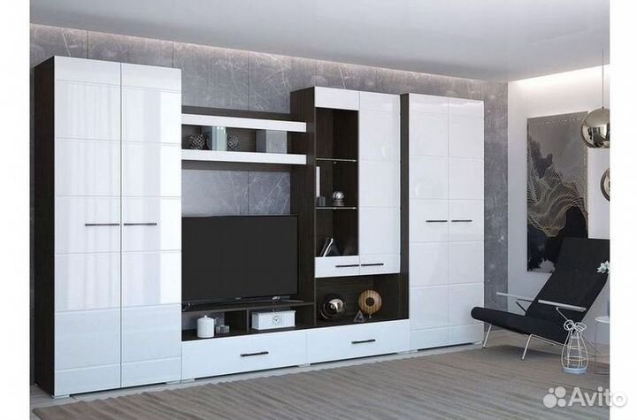 Зеркальный шкаф