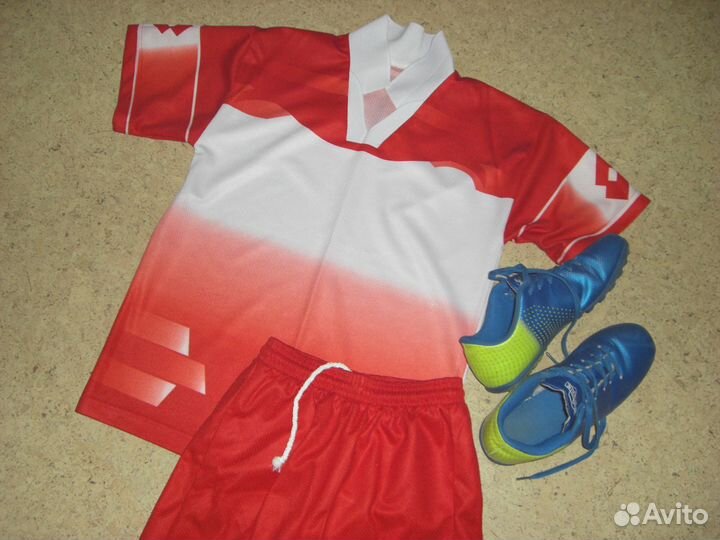 Футбольная форма + бутсы