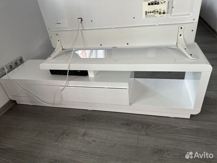 Тумба под тв белая solana Монреаль Hoff