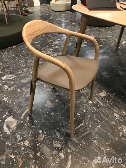 Стул из массива для кухни гостинной