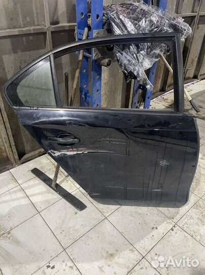 Дверь задняя правая на фольцфвген Джетта 6