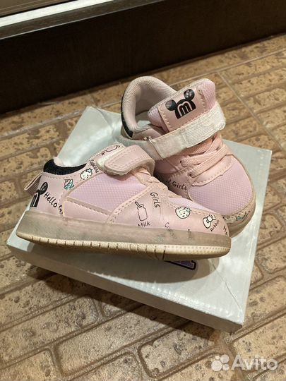 Кроссовки для девочки 22 размер