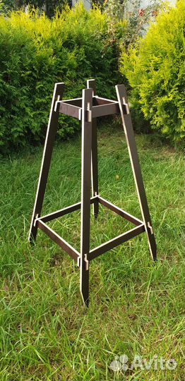 Кустодержатель для молодых деревьев