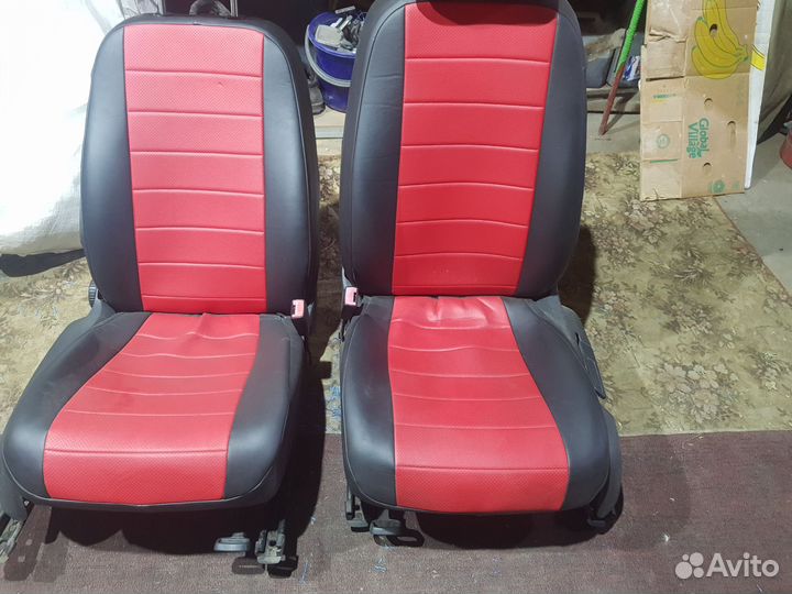Сиденья передние джетта5 vag