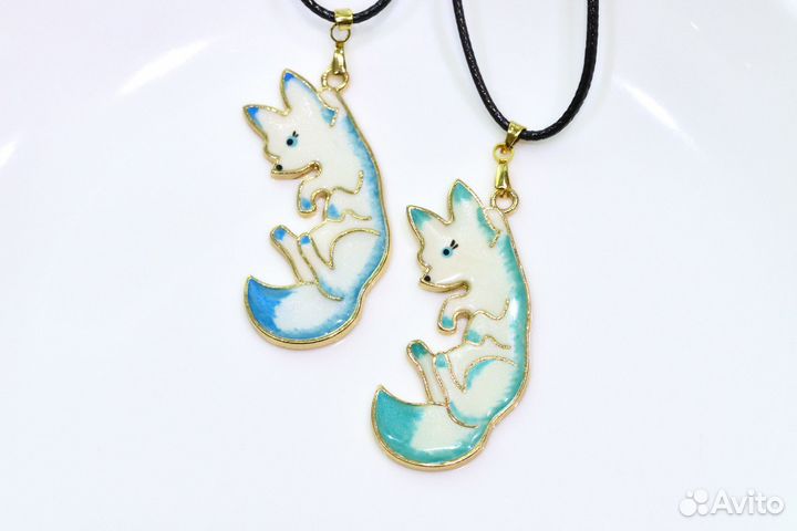 Кулон / подвеска Полярный Лис из смолы