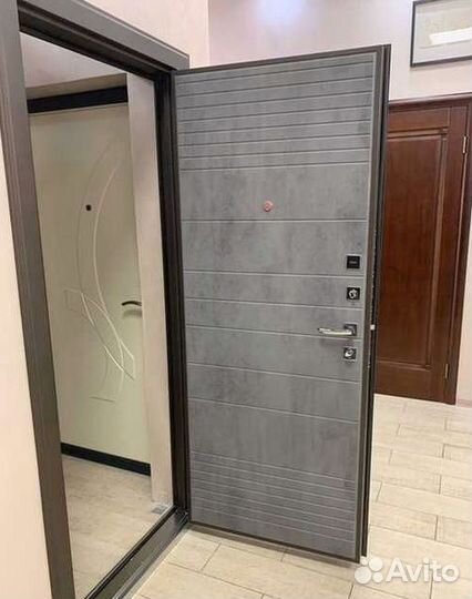 Входная дверь