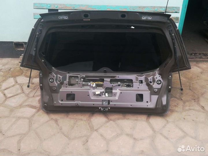 Крышка багажника на митсубиси аутлендер хл