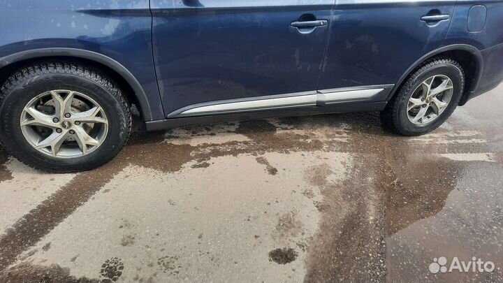 Nokian Tyres Hakkapeliitta 5 SUV 215/70 R16 100T