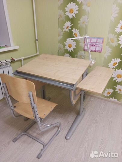 Детский письменный стол и стул бу