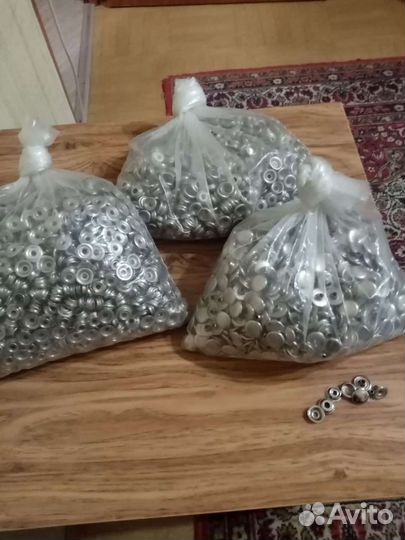 Металлические пуговицы - заклёпки