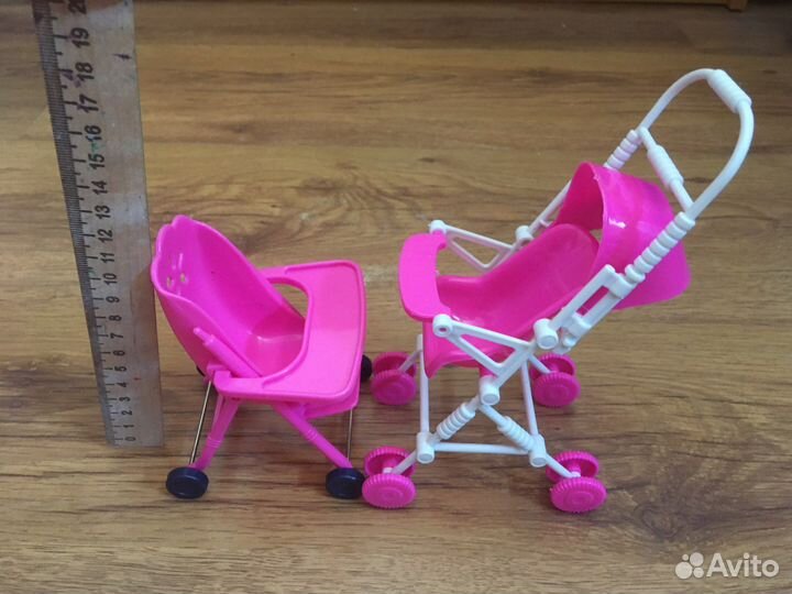 Коляска и стол для кормления кукол