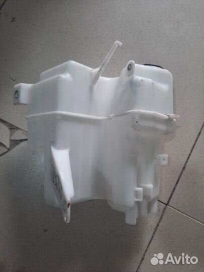 Бачок омывателя Toyota Camry V70 2018