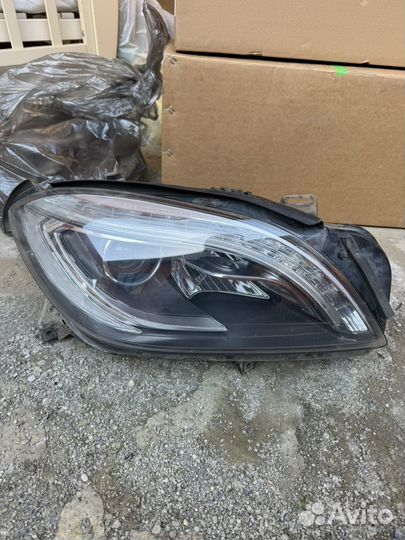 Фара передняя правая на mercedes ML 6.3