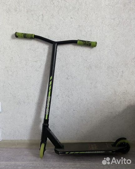 Трюковой самокат tech team duker 202