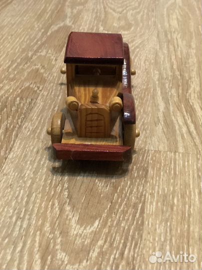 Машинка игрушка