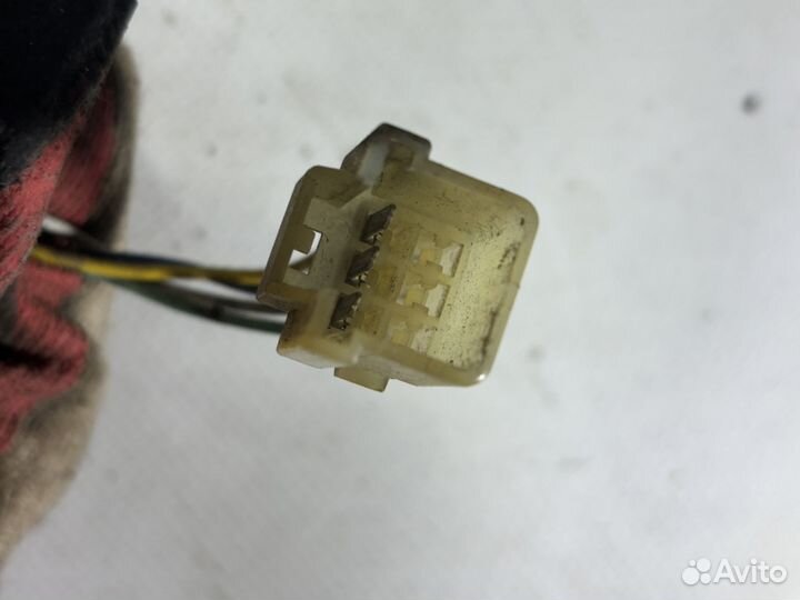 Зеркало правое 3 контакта Subaru Impreza GC3 1995