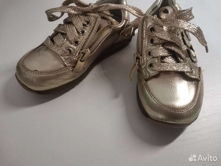 Кроссовки для девочек