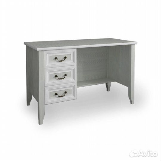 Детский письменный стол