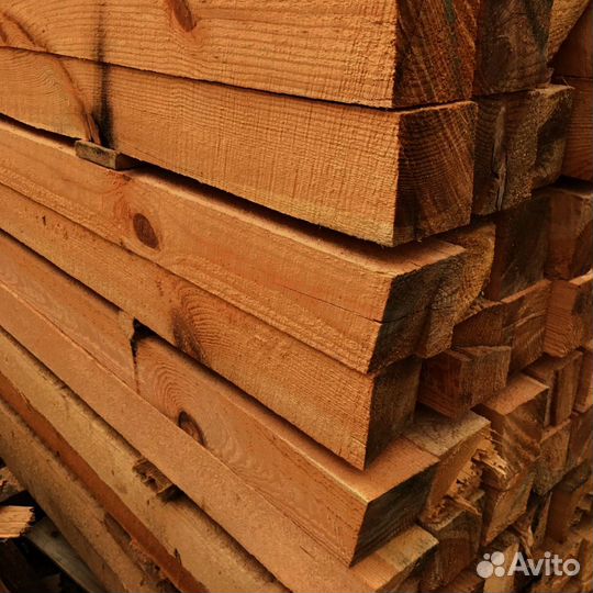 Наружные постройки с досками из лиственницы