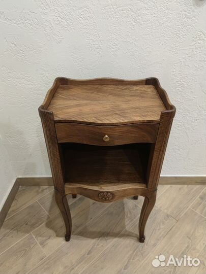 Антикварная тумбочка