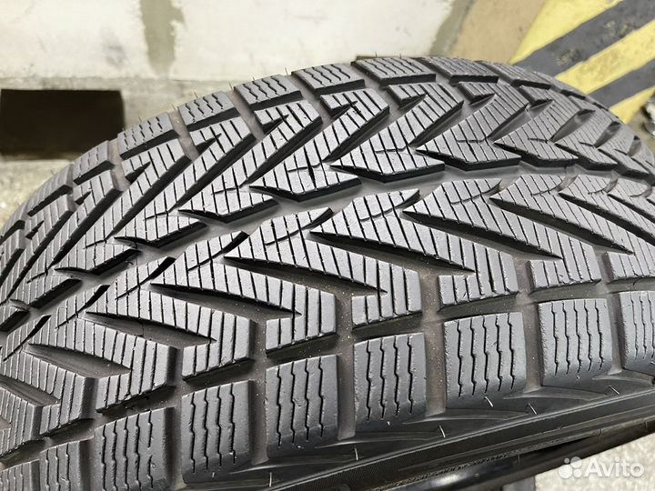 Vredestein Wintrac 4 Xtreme 245/40 R20 99W