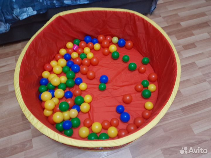 Бассейн с шариками