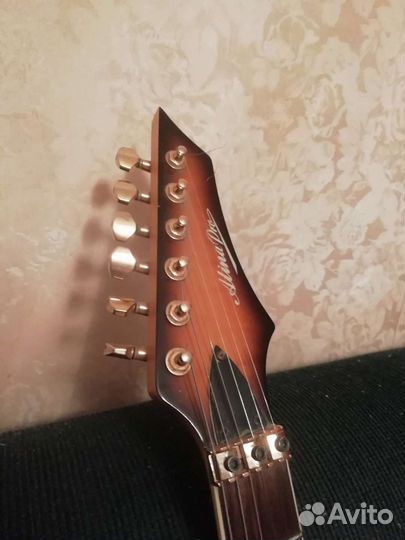 Электрогитара